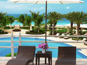 كرسي استرخاء من الخيزران – شرفة أنيقة وحمام شمسي