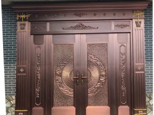 فيلا كوبر ذات البوابة المزدوجة – مدخل فخم يتميز بأناقة لا تتأثر بمرور الزمن