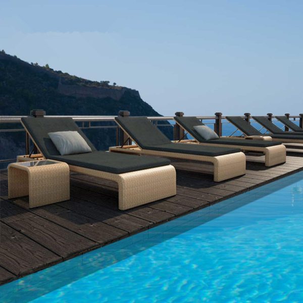 Luxury Outdoor Lounge Chair – Stylish and Comfortable