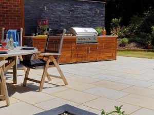 الحجر الطبيعي حجر الأردواز الأسود – أناقة خالدة للتصميمات الداخلية والخارجية الفاخرة