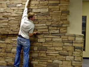 ألواح حائط من الحجر الصناعي المزخرفة الثقافية – ارتقِ بمساحتك بأناقة لا تتأثر بمرور الزمن