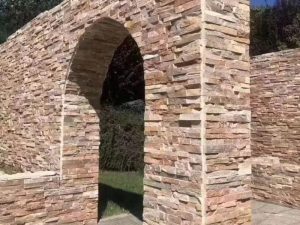 ألواح حجرية من القشرة الجدارية – ارتقِ بمساحتك بأناقة طبيعية