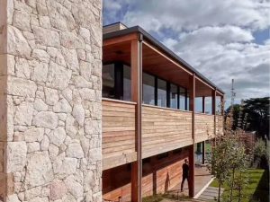 مواد البناء الكلاسيكية – الحجر الجيري والحجر الثقافي والصخور الحجرية لتصميمات خالدة