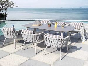 طاولة طعام للشرفة والحديقة – أنيقة ومتينة لتناول الطعام في الهواء الطلق