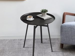 طاولة جانبية معدنية بسيطة – أناقة عصرية وأنيقة