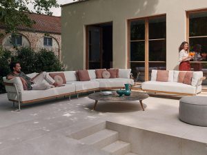 Outdoor Teak Sofa and Coffee Table Set – Stylish and Durable Outdoor Living