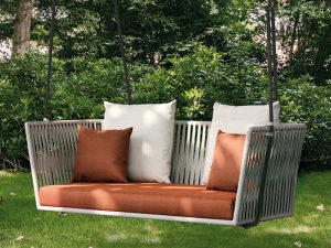 سلة معلقة خارجية – تصميم أنيق وعملي لأي مساحة