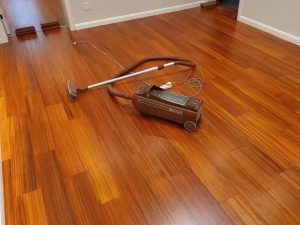 أرضيات خشبية هندسية من خشب إيروكو الأفريقي الأكثر مبيعًا – أنيقة ومتينة