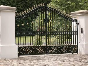 Steel Villa Customized Size Swing Driveway Gates – Elegance and Security for Luxury Homes