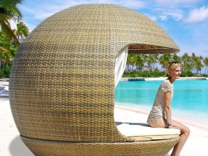 Nordic Luxury Outdoor Lounge Bed – Elegant Rattan Chair for Relaxation