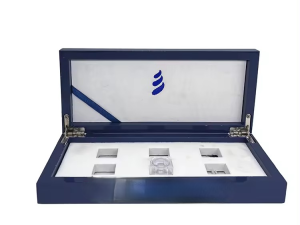 Varnish Wooden Medal and Coin Collection Storage Box - Perfect for Badges, Silver Coins, and Gold Medals