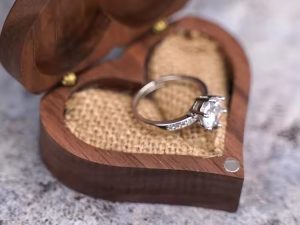 Custom Luxury Magnetic Heart Wedding Wooden Ring Jewelry Package Box