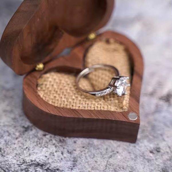 Custom Luxury Magnetic Heart Wedding Wooden Ring Jewelry Package Box