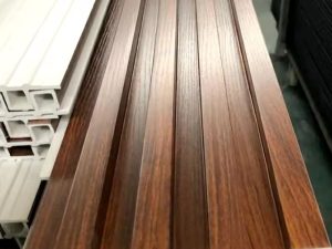 لوحة حائط WPC داخلية خشبية عالية الجودة مقاومة للماء وعازلة للصوت للديكور التجاري