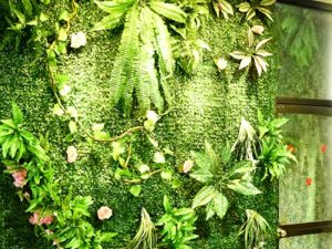 بيع ساخن 50 سم × 50 سم نباتات عشبية صناعية لتزيين الجدران - قابلة للتخصيص لجميع الاحتفالات