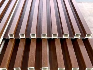 لوحة حائط WPC داخلية عالية الجودة مقاومة للحريق وعازلة للصوت وسهلة التنظيف للديكور المنزلي