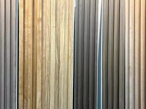 تخصيص عالية الجودة للماء لوحة الحائط WPC التجارية الداخلية عازلة للصوت