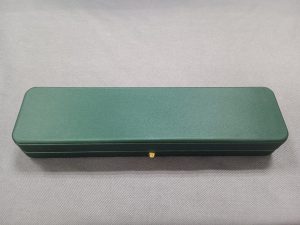 Rounded Corner Gold Buckle Bracelet Jewelry Package Box with Black Green Leather