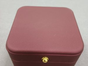 Round Corner Gold Buckle Pendant Jewelry Package Box with Wine Red Leather