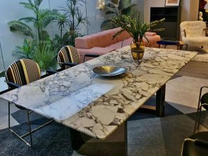Villa Italian Light Luxury Marble Dining Table – Elegance and Sophistication for Opulent Dining Spaces