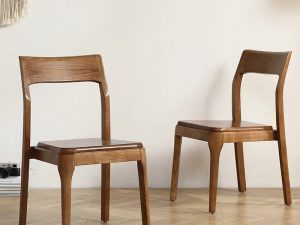 كرسي شمعي من الخشب الصلب باللون الأبيض الشمالي – مقعد طعام فاخر وأنيق