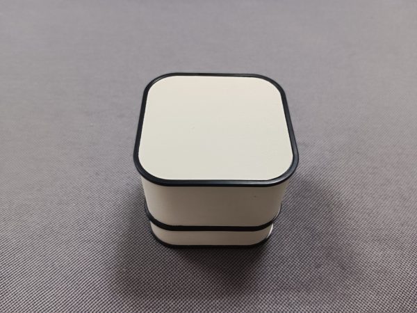 Small Ring Jewelry Package Box with Rounded Corners and Protruding Edges